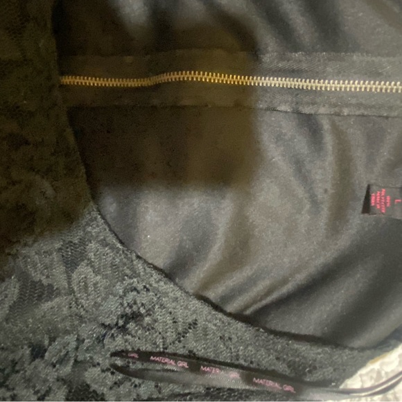 The dresses are like new, only worn once. some are size 6,8,10 and 12 - Picture 15 of 16